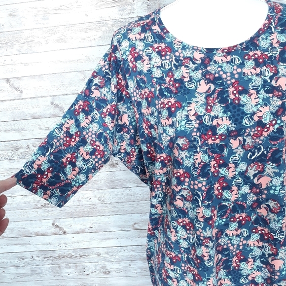 Disney LuLaRoe Irma Tunic M Minnie Mouse 774 - Picture 2 of 5